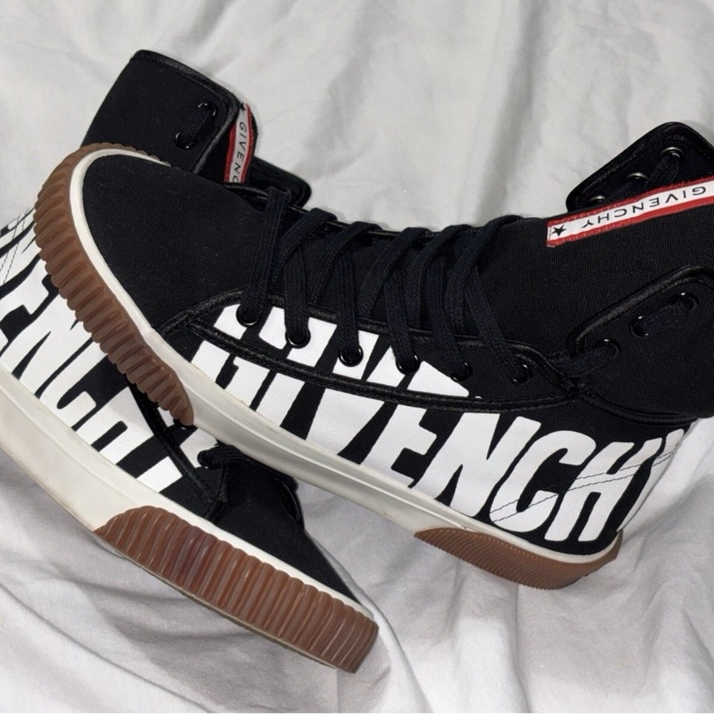 Givenchy Black and White High-Top Sneakers

SOLD‼️❗️